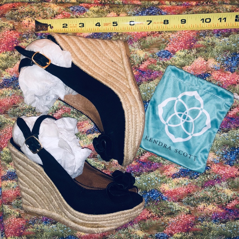 Steve Madden peep toe wedges with FREE GIFTS - GWP